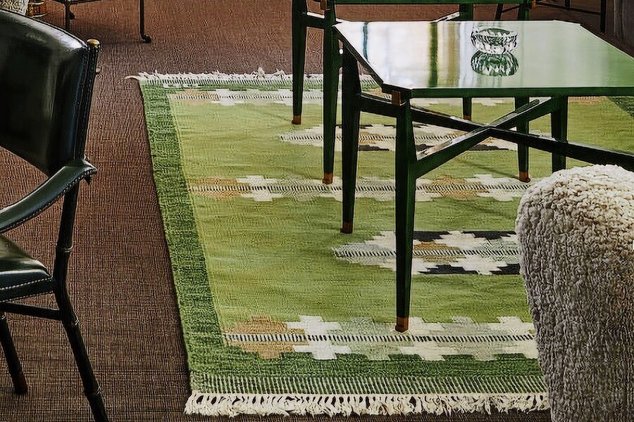 <span>Handknotted</span>Getting Designed <i>in</i> Silk